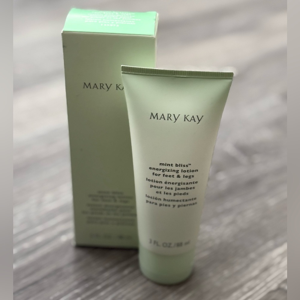 Mary Kay Mint Bliss Energizing Lotion for Feet & Legs | 3 oz | New in Box